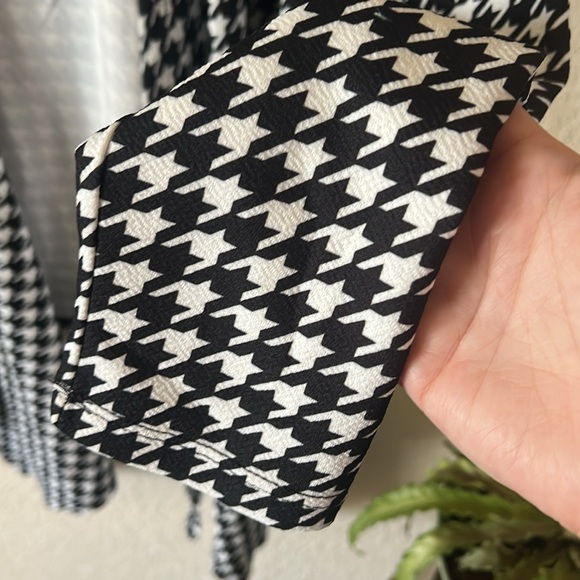 Large Houndstooth Cardigan - Picture 3 of 5